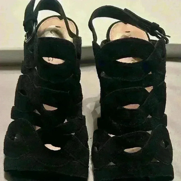 Via Spiga Black Suede Ankle Strap Sandal Heels Open Toe Size 9M Cutout Shoes - Picture 12 of 15